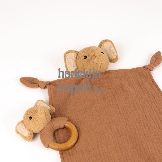 Egmont Toys knuffeldoekje olifant Ollie met rammelaar cadeauverpakking.