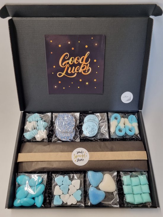 Geboorte Box - Blauw met originele geboortekaart 'Good Luck' met persoonlijke (video)boodschap | 8 soorten heerlijke geboorte snoepjes en een liefdevol geboortekado van Zoedt