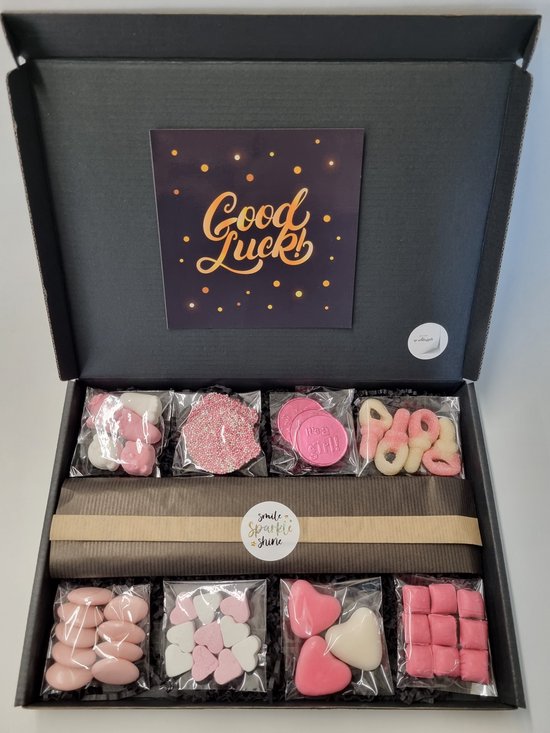 Geboorte Box - Roze met originele geboortekaart 'Good Luck' met persoonlijke (video)boodschap | 8 soorten heerlijke geboorte snoepjes en een liefdevol geboortekado van Sweet Present