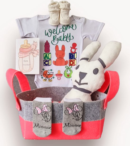 Geboorte Cadeau / met 12 geboorte Artikelen van Merkloos