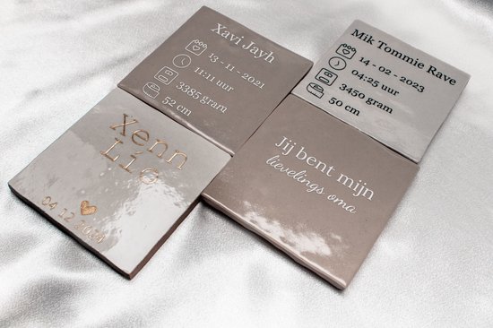 Geboorte Tegeltje met tekst - Kraamcadeau - babygeschenk - Personalisatie - geboortekaartje - taupe - wit - zwart - neutraal - Mommy musthaves - spreuktegel - kinderkamer - accessoires - ZIE BESCHRIJVING VOOR HET DOORGEVEN VAN DE GEGEVENS! van Merkloos