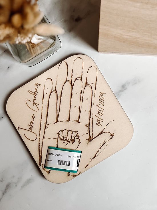 Geboortearmband houder - Gepersonaliseerd - Herinneringen - Baby - Hout - Ziekenhuis armband houder van Meraki Designs