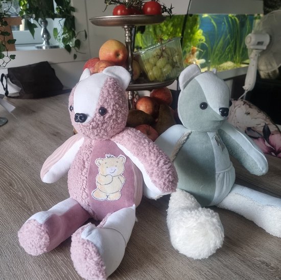 Geboortebeer of Herinneringsbeer - Handgemaakt van Jouw Eigen Kleding - Unieke Knuffel met Emotionele Waarde (geen speelgoed)