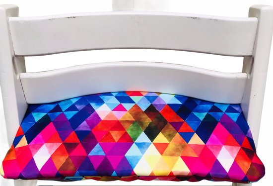Gecoat zitkussen voor de Tripp Trapp kinderstoel van Stokke - Driehoekjes regenboog van Merkloos