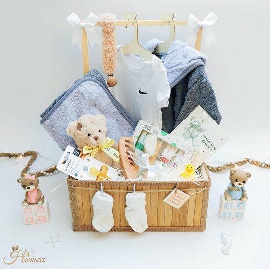 Genderneutraal baby cadeau - Hawsaz.nl cadeau - Luxe Welkomstpakket Baby 18 stuks - Geboortecadeau - babyshower - Babyset - Baby knuffel - Babykado - Babygeschenk - Badjas - Babyverzorging - Badcape - Naif verzorgingset - Baby rompertje van Hawsaz.nl