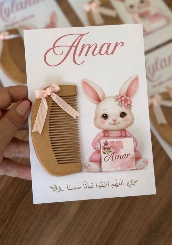 Gepersonaliseerd Baby Geboorte Bedankje Meisje - Houten Kam met Naam - Uniek Kraamcadeau met Konijntje ,Gravure met naam mogelijk. van Merkloos