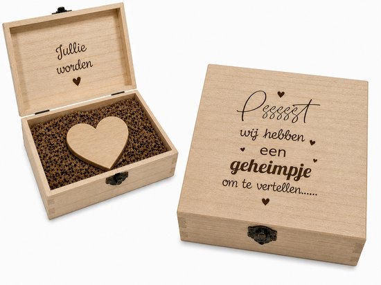 Gepersonaliseerd houten kistje met hartje – origineel cadeau met naam of tekst – zwangerschap aankondiging / cadeau opa en oma van Merkloos