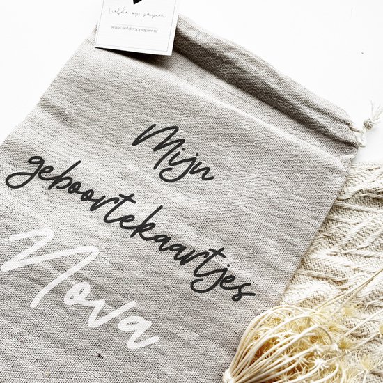 Gepersonaliseerd linnen zakje geboortekaartjes – Kraamcadeau baby | Geboortecadeau| Liefde op papier| Zwanger | Zwangerschapscadeau| Newborn| Babyshower gift van Liefde op papier