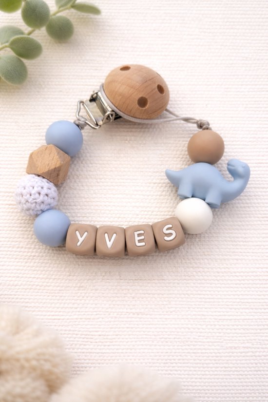 Gepersonaliseerd speenkoord met naam - dino blauw en beige - kraamcadeau & geboortecadeau - baby - speenketting van Merkloos