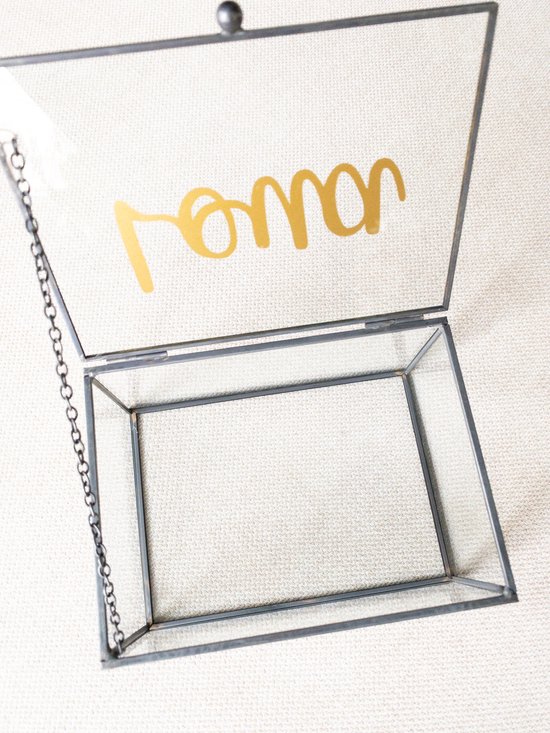 Gepersonaliseerde glazen memory box 'Loua' - Zwart | Herinneringsbox | Herinneringskist | Herinneringsdoos | Memorybox | Kraamcadeau met naam | Geboortecadeau | Huwelijkscadeau | Ringdoosje | Ringendoosje | Bewaardoos | Sieradendoos van Loua