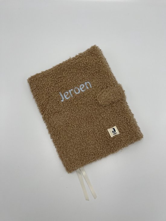 Gepersonaliseerde groeiboekje hoes - jollein - 23x17 cm - groeiboekje hoes - met naam - newborn - boucle biscuit - boucle naturel van Jollein
