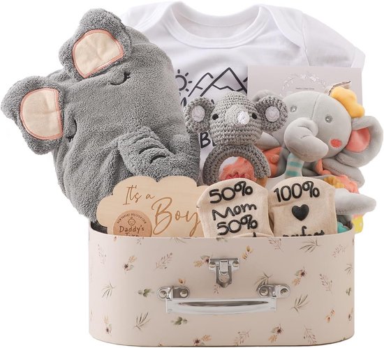 Geschenkset Pasgeboren Jongen: Badhanddoek, Milestones, Deken, Romper en Rammelaar