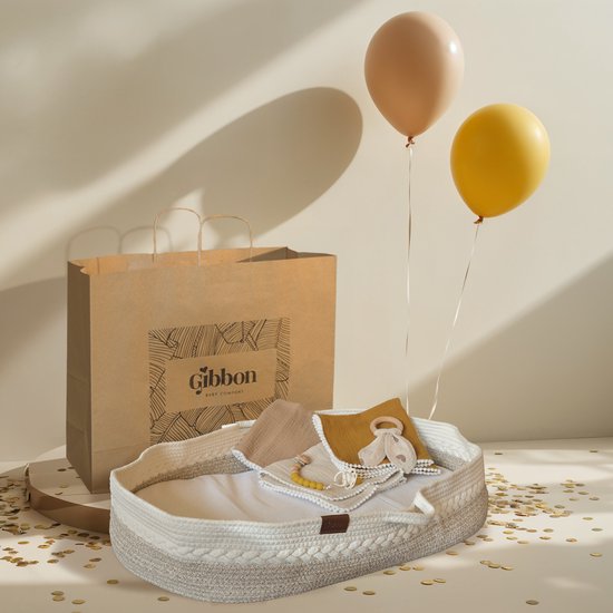 Gibbon Giftbag Comfort │ Luxe Kraamcadeau met Verschoonmand, Speenkoord, Houten bijtring, Mousseline doekjes & Meer │ Perfect Kraampakket │Babyshower │ Kraammand │ Verschoonmand │ Aankleedkussen │ Mozesmand inc. Waterafstotend Matras van Merkloos