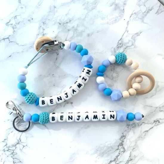 Giftset baby - blauw - gepersonaliseerd - verschillende kleuren van The Cotton Cloud