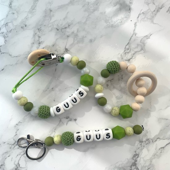 Giftset baby - groen - gepersonaliseerd - verschillende kleuren van Pim en Pom Factory