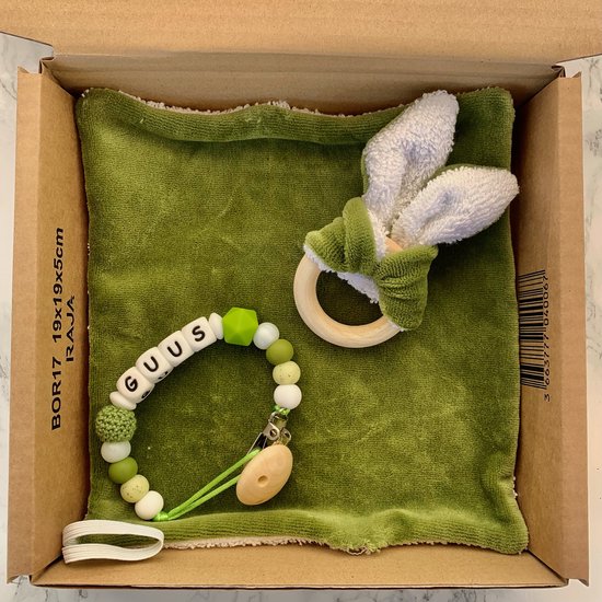 Giftset babypakket - groen - gepersonaliseerd - verschillende maten van Het Kleine Avontuur