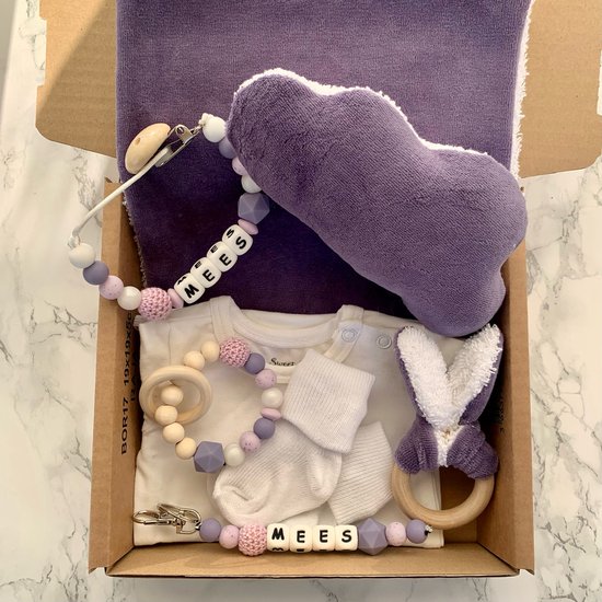 Giftset babypakket - paars - gepersonaliseerd - verschillende maten van Gupje+