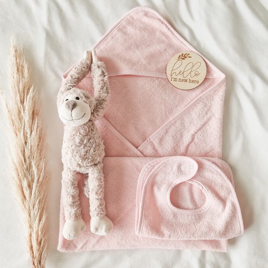 Gioia Giftbox Gioia kraamcadeau giftbox essentials M blush - Meisje - Babygeschenkset - Baby cadeau - Kraammand van Gioiaࠀ