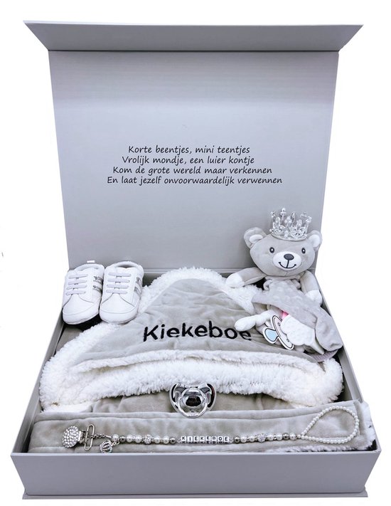 Grijs luxe kraamcadeau met babydeken omslagdoek, speen, babyschoentjes, speenkoord en knuffel - unisex geboortekado van Grijs