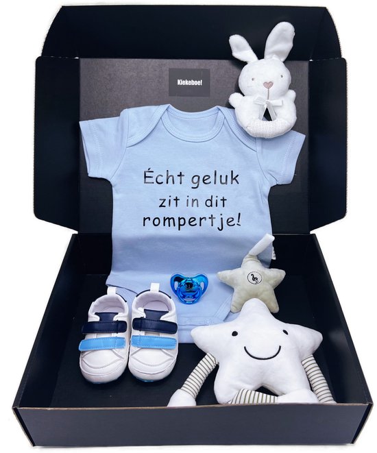 Groot kraamcadeau voor een jongen, geschenkdoos met blauwe romper, muziekmobiel, rammelaar, babyschoentjes en speen - kan ook rechtstreeks als cadeau worden geleverd van Greetz