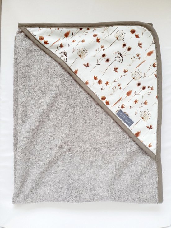 Haaksels&Kralen - Badcape baby - wikkeldoek - 75x75 cm - kleur taupe - kraamkado - zwangerschap - babyartikel van Haaksels&Kralen