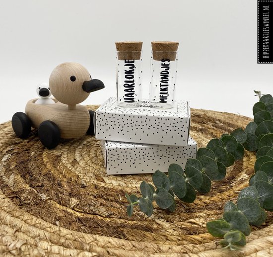 Haarlokje en melktandjes buisjes - in cadeauverpakking - Zwart wit - Kraamcadeau - Bewaardoosje - Leuk voor in een kraammand van Merkloos