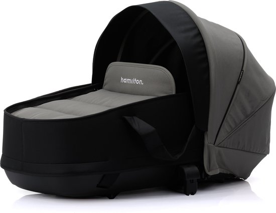 Hamilton by Yoop Premium Bassinet – Draagbare wieg voor baby – Eenvoudig monteerbare reiswieg voor de kinderwagen – Ruim en comfortabel reisbed met optimale luchtcirculatie – Uittrekbare zonnekap – Met buggy adapters – Donker grijs van Hamilton