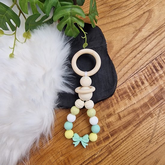 Happy Bebie | Rammelaar | Baby | Bijtring | Kraamkado | Silicone | Hout | Handmade van Merkloos