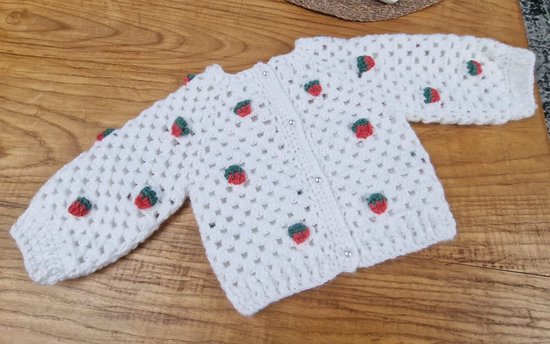 Happy Bebie | Vest | Aardbei | Peuter | Mama | Polyacryl | Gehaakt | Handmade van Merkloos