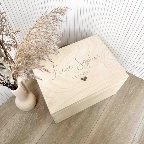 Herinneringskist met naam - Gepersonaliseerd cadeau baby - Bewaarkist met naam en datum - Houten bewaarbox - Fien & Feau van Fien & Feau