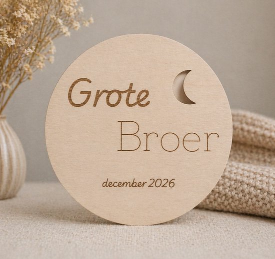 Houten cirkel 'Grote Broer' met gravure – Zwangerschapsaankondiging van Merkloos