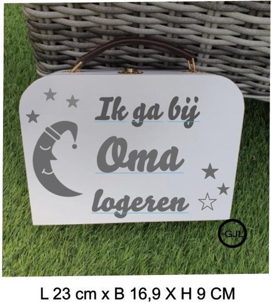 Houten Koffertje met tekst - ik ga bij oma logeren - Geboorte - Cadeau - Logeren - Geschenk - Gepersonaliseerd Cadeau - Kind - Baby - Babykamer van Love Letterz