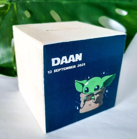 Houten spaarpot - Baby Yoda - Grogu - Jongen - Meisje - Mandalorian - Kraamcadeau - Hout - SVP NAAM EN GEBOORTEDATUM DOORGEVEN PER E-MAIL van Wooden City