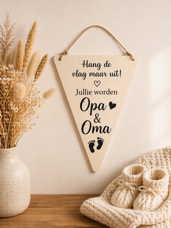 Houten Zwangerschapsaankondiging Opa & Oma – Vlag/Wandhanger met Tekst – Origineel Cadeau voor Toekomstige Grootouders