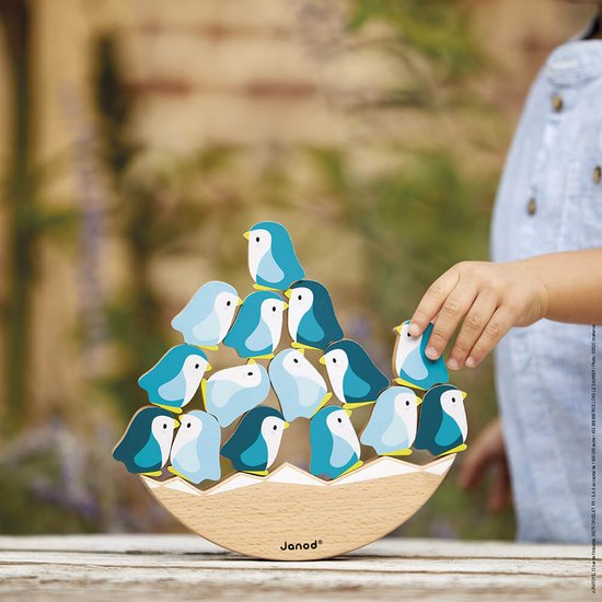 Janod WWF - Evenwichtsspel Pinguïn - Dit Spel Bestaat Uit Een Ijsberg Van Hout En 15 Heel Schattige Pinguïns In Poolkleuren - Geschikt Vanaf 2 Jaar van Janod