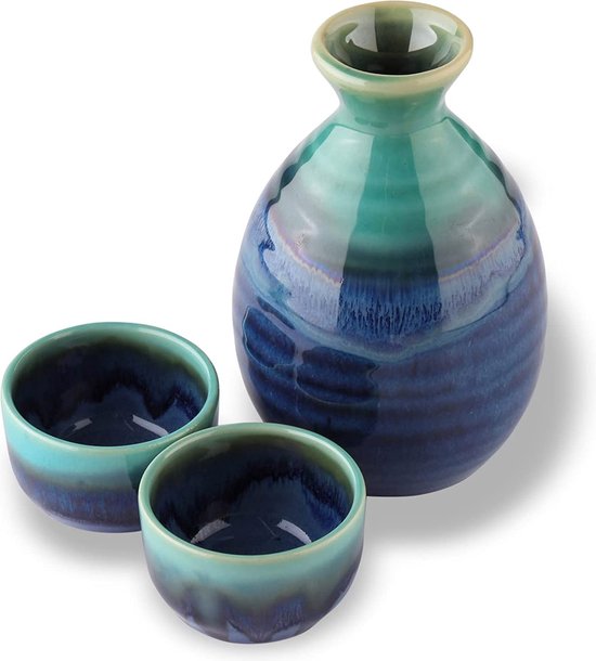 Japanse traditionele Mino Ware keramische sake set, Tokkuri sake flessen en 2 Ochoko Guinomi sake kopjes, Marine Seiryu van $