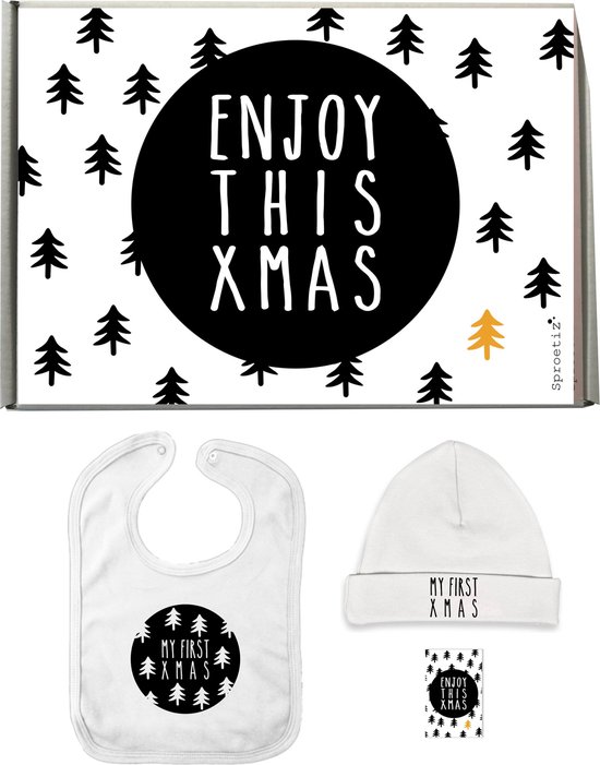 kado pakket baby 'my first xmas' - slabbetje eerste kerst - mutsje eerste kerst - Sproetiz - enjoy van Sproetiz