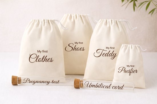 Keepsake Set – 6 Pieces | First Teddy | First Clothes | First Shoes | First Pacifier | Pregnancy Test | Umbilical Cord | Baby Memories van Tempus