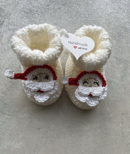 Kerstman | Gebreide babyslofjes | Handgemaakt | Lerstcadeau van Merkloos