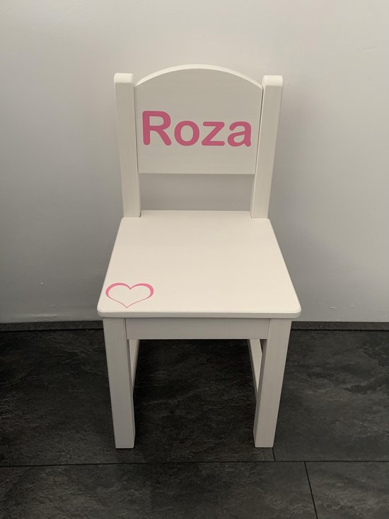 Kinderstoeltje met eigen naam hartje van Merkloos