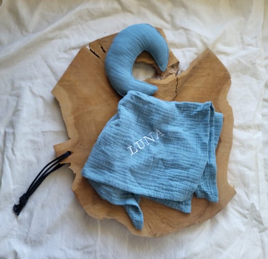 Knuffeldoekje met maan - Katoen - Hydrofiel - Baby - Kind - 40x40cm - Met naam - Gepersonaliseerd - Keuze uit 5 kleuren doekje en 6 kleuren garen van Yoursurprise