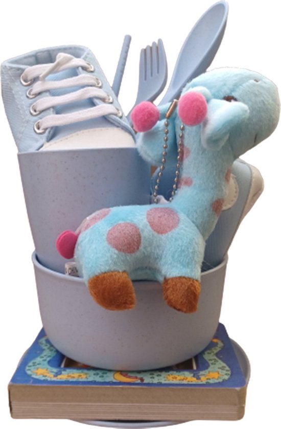 Kraam cadeau jongen zoon blauw. . Bestek, sneakers, boekje en knuffeltje. van Merkloos