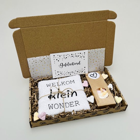 Kraamcadeau baby - cadeau door de brievenbus - slabbetje welkom klein wonder - snoepjes - slab bedrukt - geboorte baby - zwangerschapscadeau - baby geschenk - baby cadeau per post