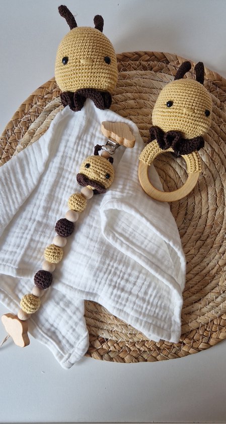 KraamCadeau Babyshower Geschenkset Knuffelvriendje Handgemaakt kindvriendelijk set van 3 stuks van Merkloos