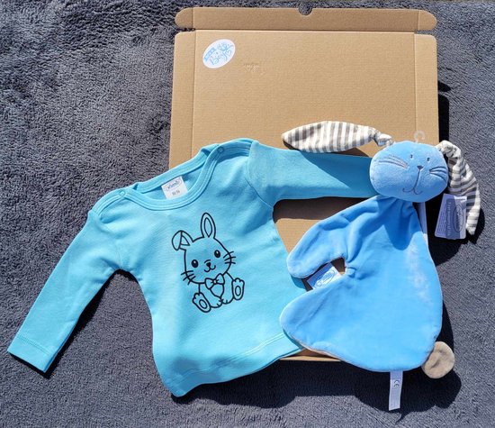 Kraamcadeau -blauw - konijn - shirtje - kroeltje - maat 50/56 van Merkloos