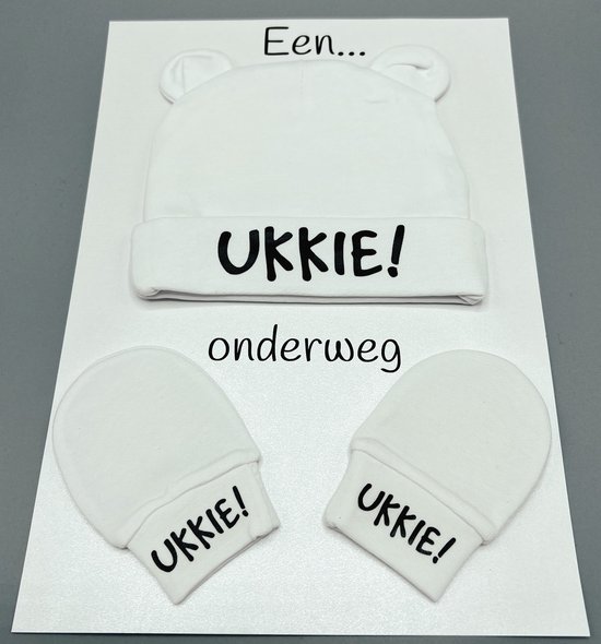 kraamcadeau brievenbus - baby muts - baby handschoenen - rechtstreekse verzending - geboorte van Hip & Hout.
