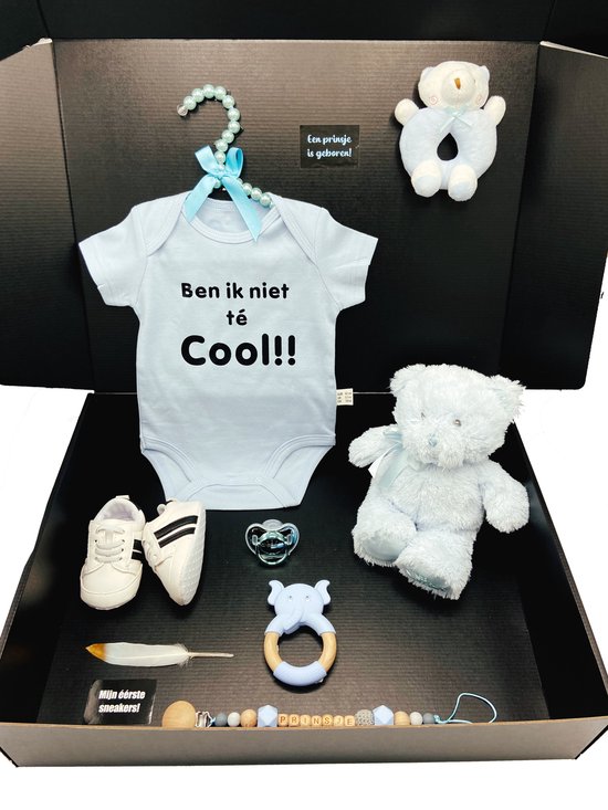 Kraamcadeau deluxe babyboy - groot kraampakket jongen - romper - babysneakers -fopspeen - kan ook rechtstreeks worden verstuurd van Nammu Baby Cadeaus
