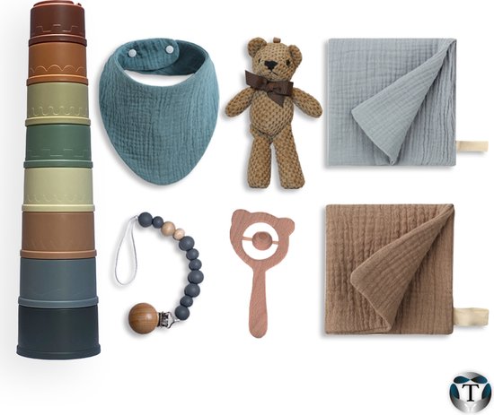 Kraamcadeau - Gender Neutraal - Babyshower Cadeau - Kraamcadeau Pakket - Meisje - Jongen - Giftbox - Babyshower - Cadeau Idee - Geboorte - Fopspeenkoord - Rammelaar - Spuugdoekjes - Stapeltoren - Slabbetje - Beertje - Set 1 - TheOldOmen | van TheOldOmen
