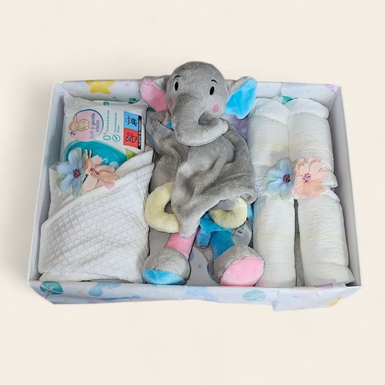 Kraamcadeau - gender reveal cadeau - kraampakket met luiers, billendoekjes en knuffel