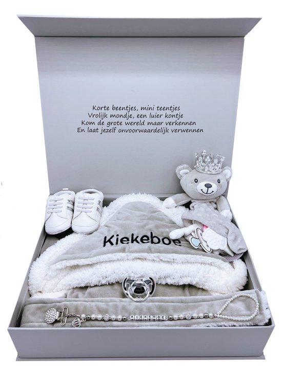Kraamcadeau, groot exclusief geboortegeschenk met omslagdoek, sneakers knuffel, speen en speenkoord - unisex - kan ook rechtstreeks als cadeau worden verstuurd, babyshower, gender reveal m van Boxzie.